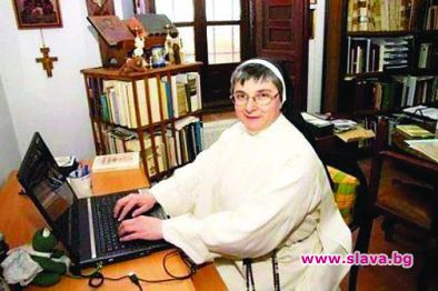 Испански манастир изгони монахиня заради Facebook