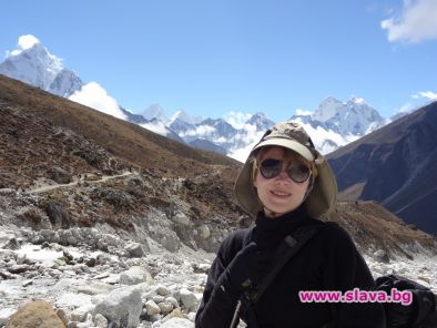 Евелина Борисова се спаси от самолетна катастрофа в Хималаите