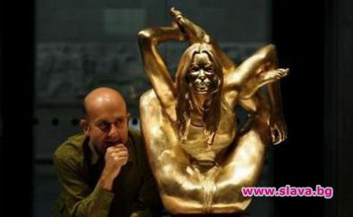 Скулпторът на Кейт Мос с изложба в София