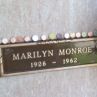 Надгробната плоча на Мерилин Монро на търг за 215 500 долара