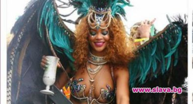 Риана върти секси танци в Барбадос 