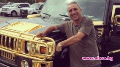 Стоичков подкара златен джип