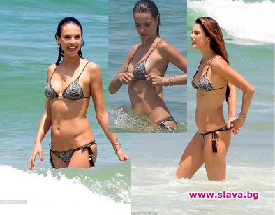 Алесандра Амброзио показа супер тяло на плажа в Бразилия