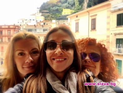 Мария, Алекс и Люси Дяковска заедно в Италия