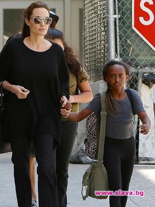 Биологичната майка на Захара Джоли-Пит иска достъп до детето