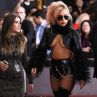 Лейди Гага със скандална визия на наградите Грами 