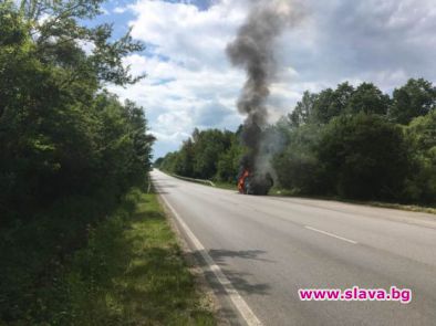 Колата на Лечев се запали