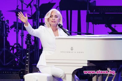 Лейди Гага сменя името си 