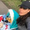 Златка Димитрова разхожда бебето по 10 км на ден 