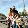  Графа заведе съпругата си и децата в Париж