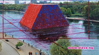 Кристо издигна пирамида от варели в Лондон