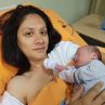 Мариана Попова и Плачков с три детегледачки за бебето си