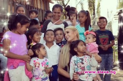 Парис Хилтън зарадва семейства, останали без дом в Мексико Сити