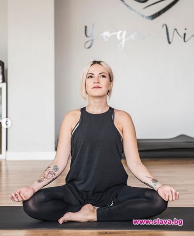 Поли Генова тръгна на йога за бременни 