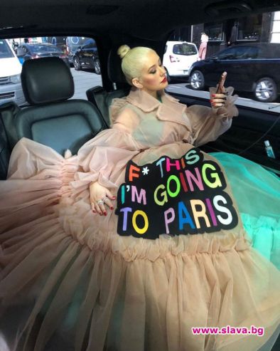 Кристина Агилера се завърна под прожекторите в Париж