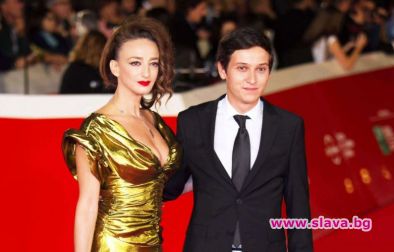 Деси Тенекеджиева на червения килим в Рим с млад актьор