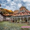 Рилският манастир, в който всеки може да нощува на едно от най-магнетичните места в света