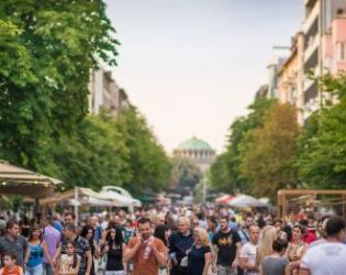 Скок на туристите, италианците избират само София