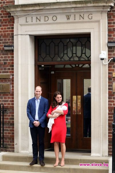 slava.bg : Принц Уилям и Кейт показаха бебето