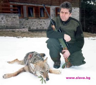 Първанов на лов, а България в траур