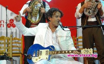Горан Брегович пее срещу 100 евро в Банско