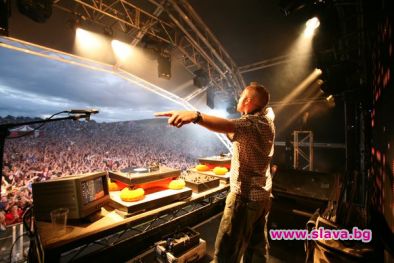 Легендарният Fatboy Slim пристига за J&B Summer Party