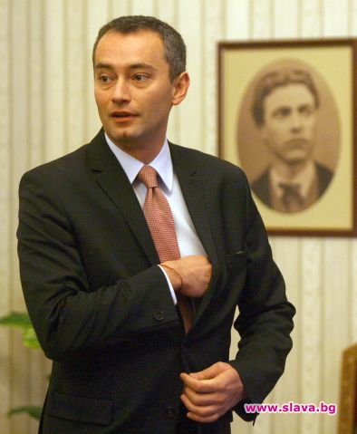 Ники Младенов за президент