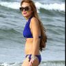Линдзи Лоън със синини на плажа