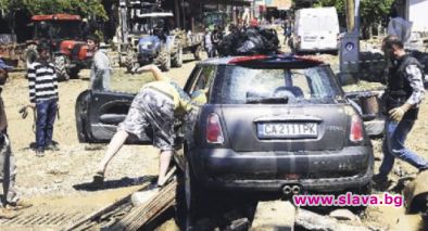 Донков влезе в турската преса заради наводнената си кола 