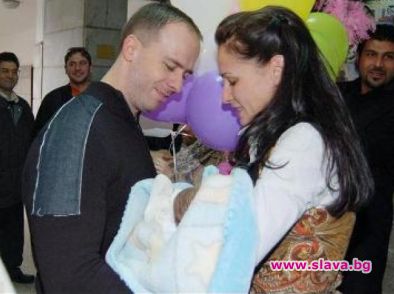 Радост Драганова се събра с мъжа си