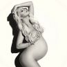 Бременната Кристина Агилера позира чисто гола