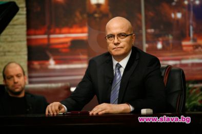 Слави вдигна заплатите