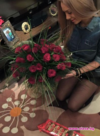 Златка Райкова с 29 рози за 29 години