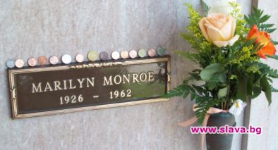 Надгробната плоча на Мерилин Монро на търг за 215 500 долара