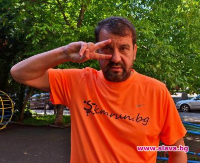 Ники Кънчев се съблече в парка заради бас
