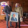 Цветан Цветанов с портрет от сопотския художник Стефан Йорданов