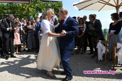 Танцът на Путин с булката