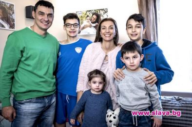 Владо Николов сменя жена си