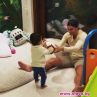 Роналдо учи по-малкия си син да рита