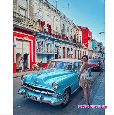 Михаела Филева на ваканция в Куба