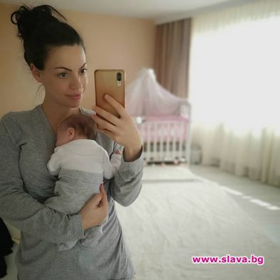 Славея Сиракова показа бебето