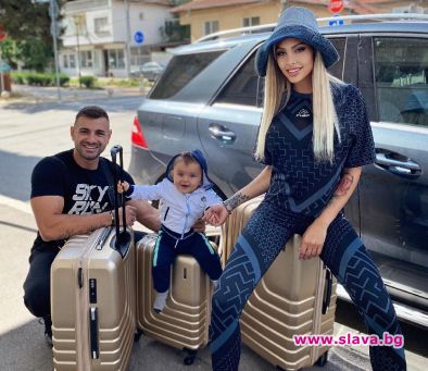 Джулиана Гани на море без дете