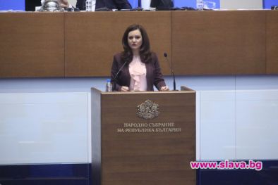 Министерството уж дава някакви пари, а родителите не могат да ги получат: БСП