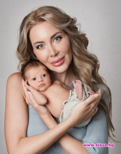 Антония Петрова показа бебето