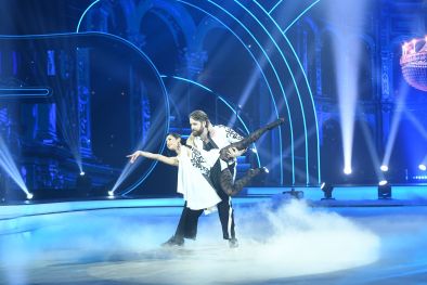 Дънди и Елена си тръгнаха от Dancing Stars в нощта на световните хитове 