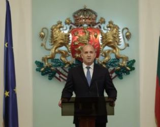 Разцепление в стана на Радев: Умните срещу Богатите