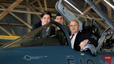 Радев посети ключова японска авиобаза