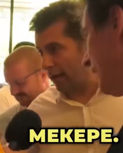 Петков обижда журналист, ПР-ът му го рита в гръб (ВИДЕО)