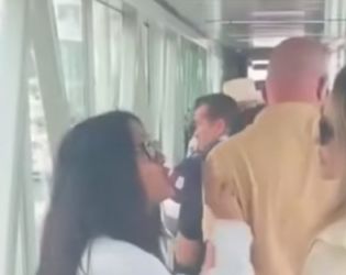 Анджелина Джоли и Салма Хайек предизвикаха сензация във Веракрус с мистериозна визита при губернатор