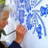 90-годишна баба превърна цяло село в арт галерия